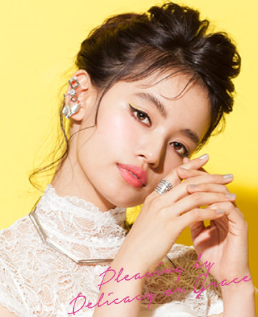 pleasing by delicacy or grace style