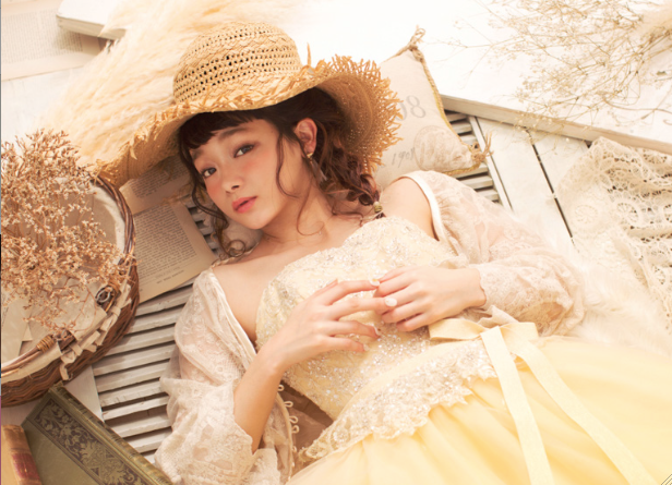 荒井愛花イエロードレス